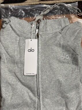 ALO Yoga Men's Light Heather Gray Zip-Up Sweater